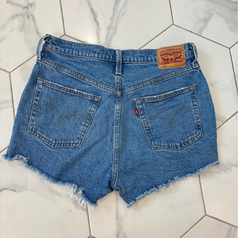 Levi's 501 distressed button fly shorts women's waist 29
